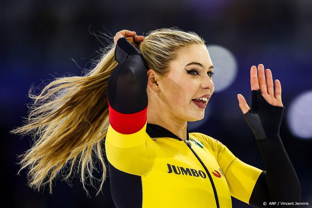 Schaatsster Leerdam derde op 500 meter, Herzog klopt Kim