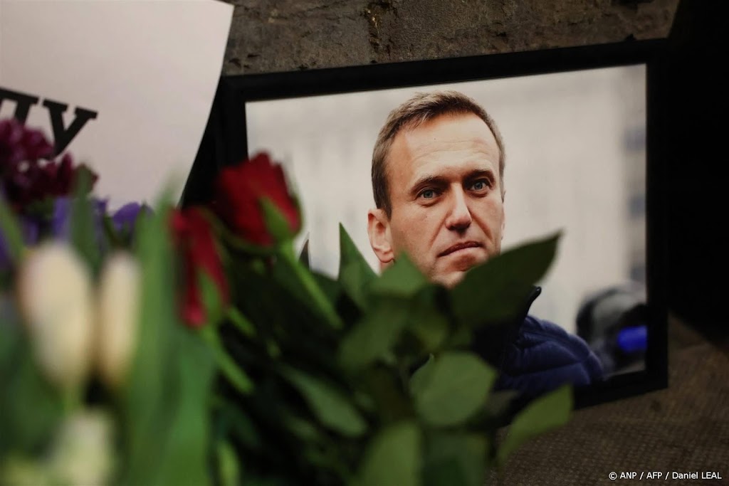 Moeder reist af naar strafkamp waar Navalny overleed