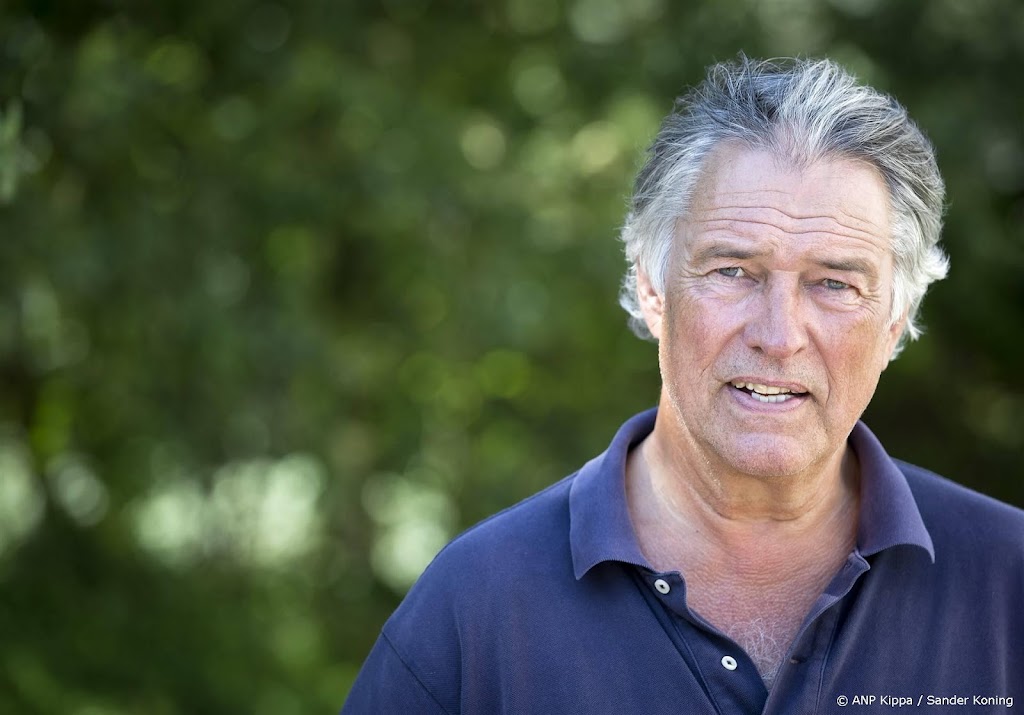 Ron Brandsteder maandag in besloten kring gecremeerd