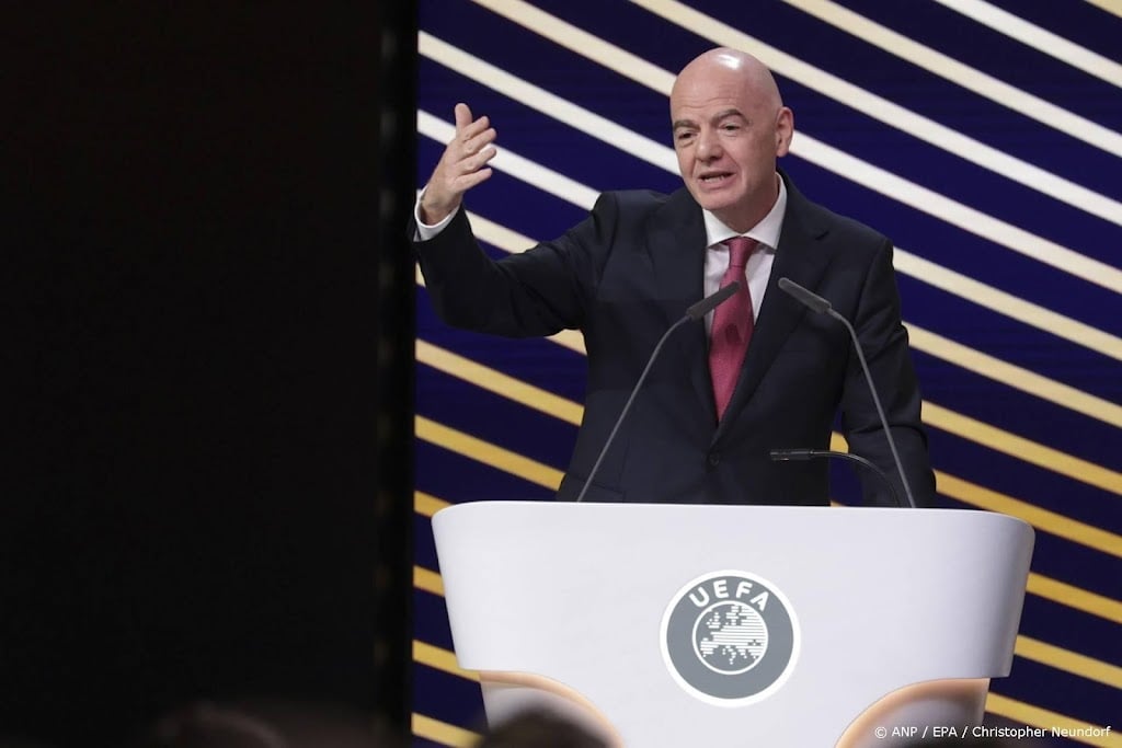 President maakt FIFA-baas Infantino Libanees staatsburger 