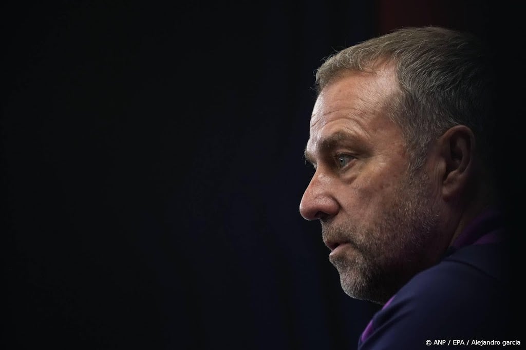 Trainer Flick geeft spelers Barcelona vrij om 'te herpakken'  