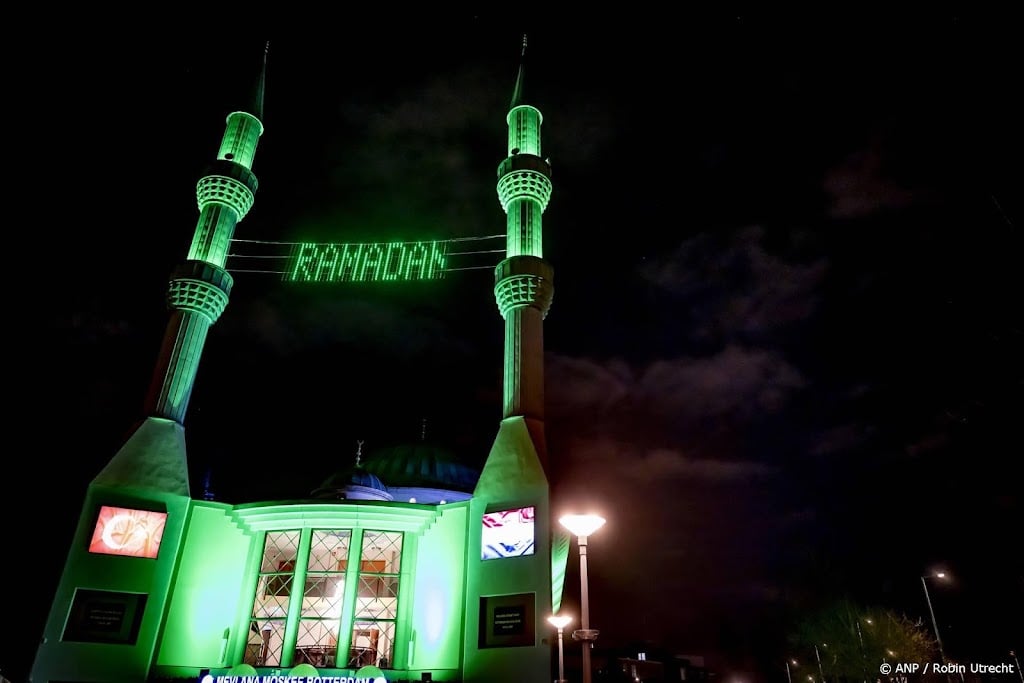 Moslims in Nederland beginnen aan vastenmaand ramadan