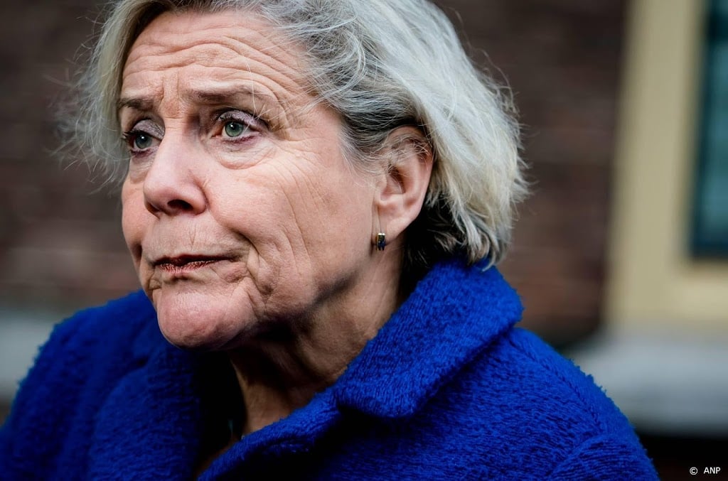 Bijleveld: Defensie bereidt zich voor op hulp bij corona