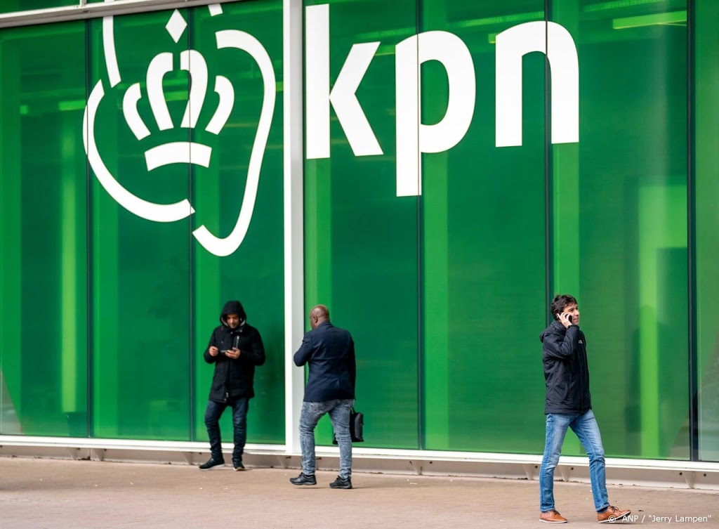 KPN in schijnwerpers op groen Damrak