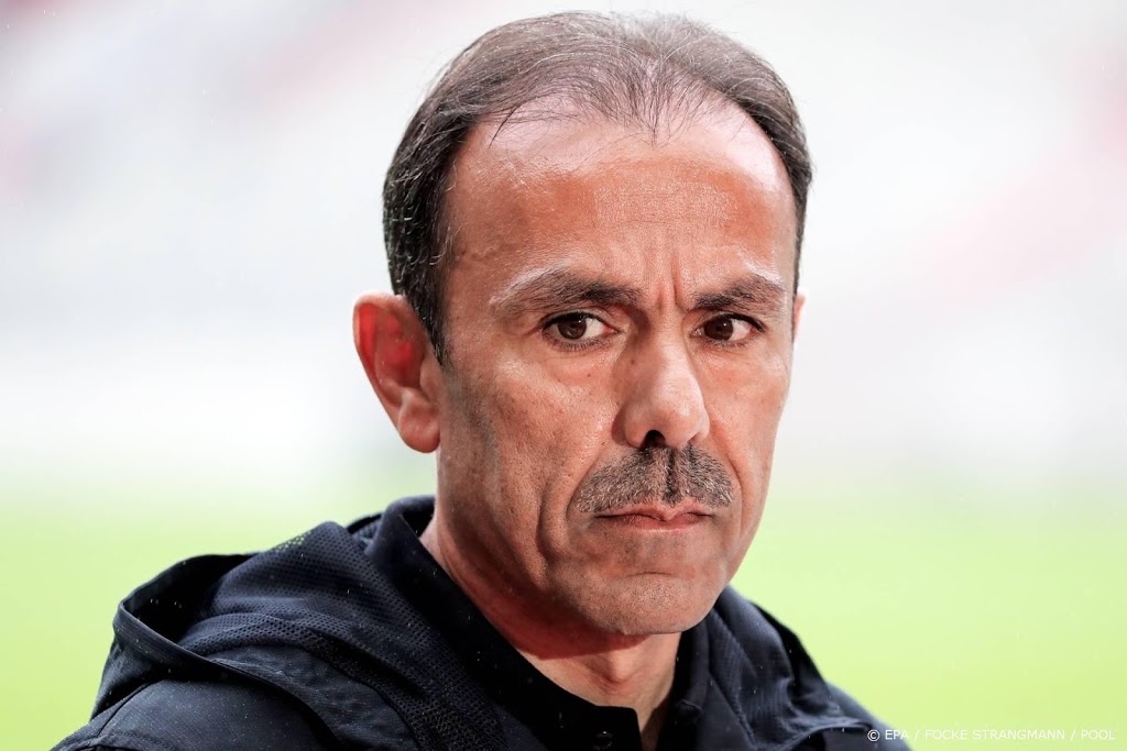 Coach Luhukay moet VVV-Venlo in Eredivisie houden 