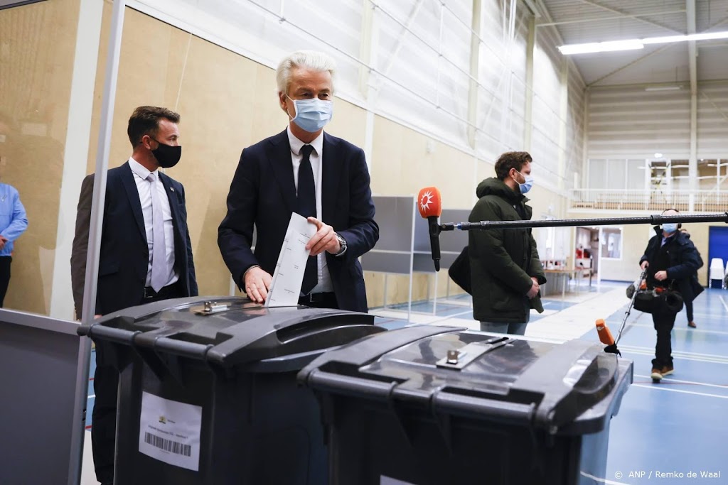 PVV-leider Geert Wilders brengt zijn stem uit