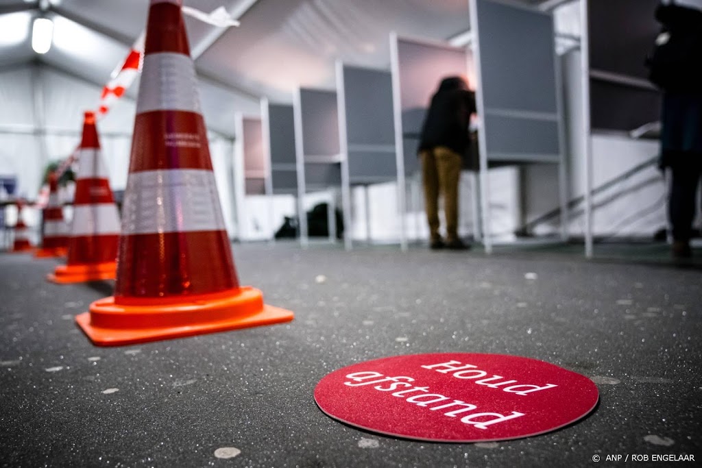 Aanzienlijk drukker op stations op derde dag verkiezingen