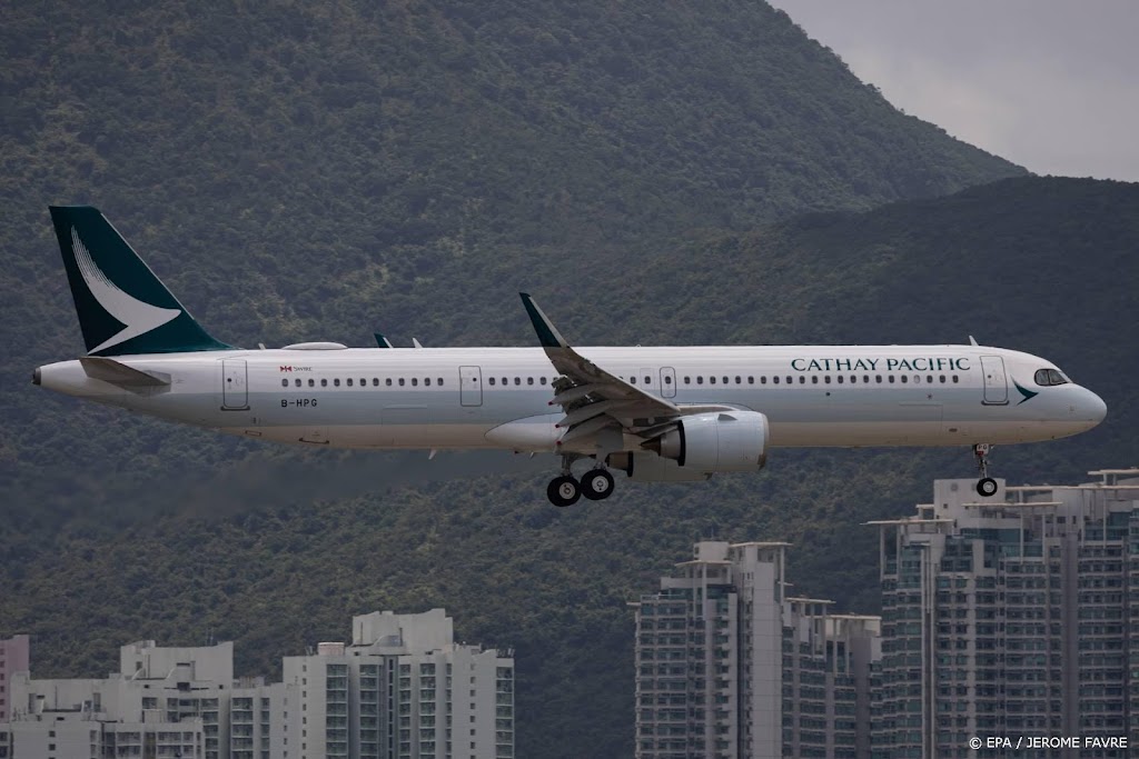 Hongkongse luchtvaartmaatschappij Cathay vliegt om Rusland heen