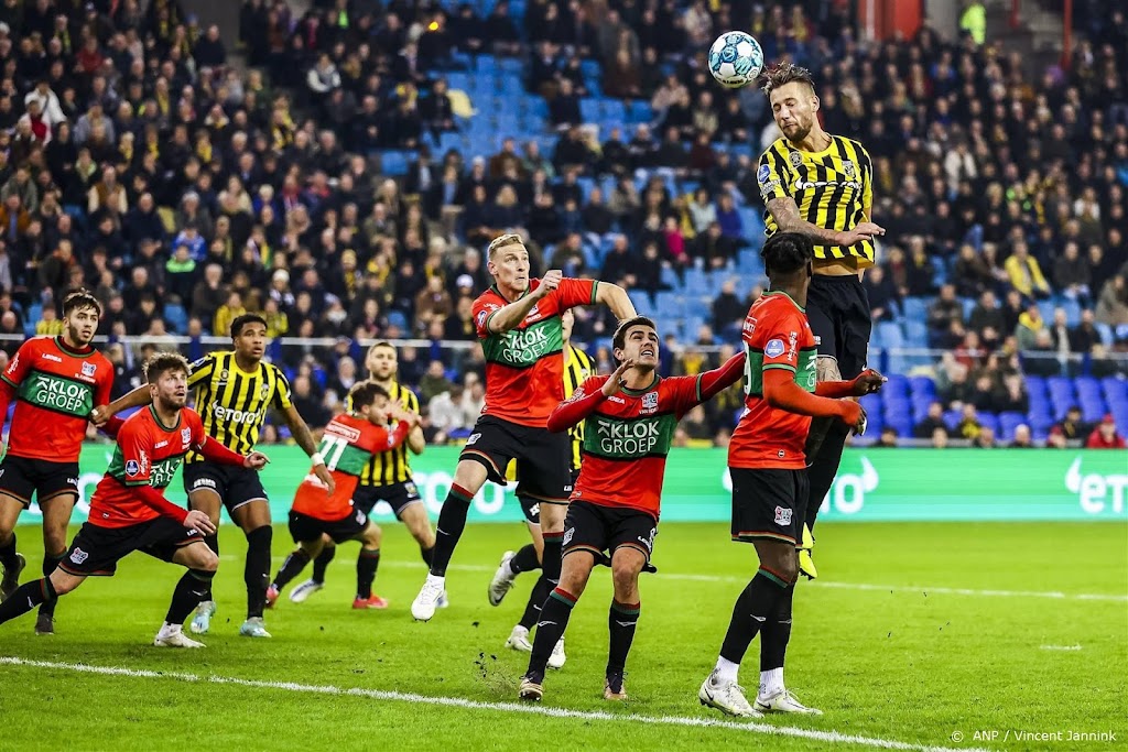 Dijks na gesprek met Cocu bij selectie Vitesse voor duel met PSV