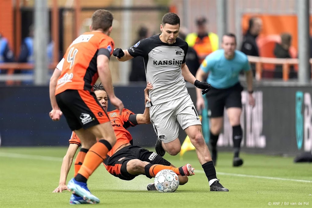 Hekkensluiter FC Volendam verliest thuis ook ruim van AZ