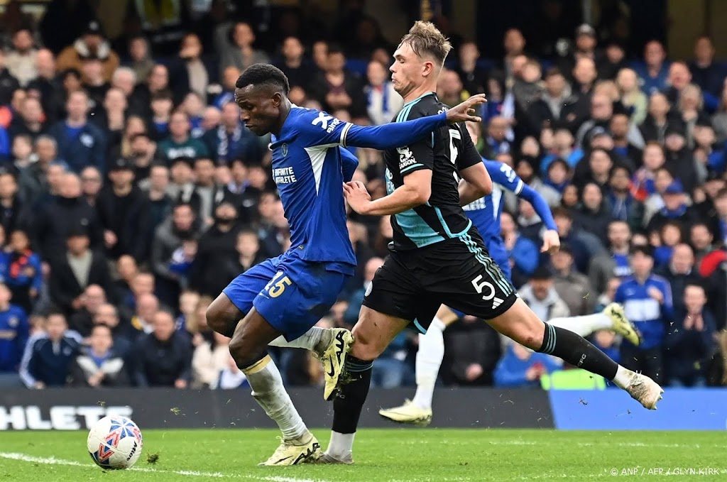 Chelsea ten koste van Leicester naar halve finales FA Cup
