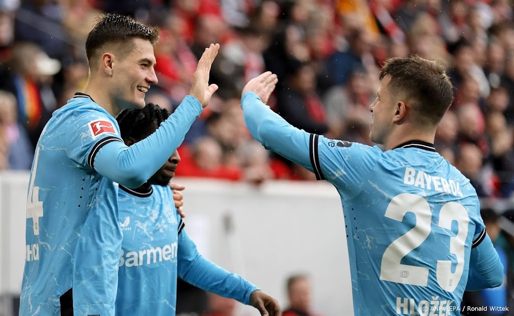 Leverkusen wint ook bij Freiburg en ziet kampioenschap naderen