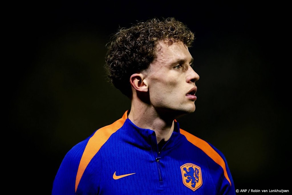 Koeman haalt Baas en Wieffer: Dumfries valt af, De Jong onzeker