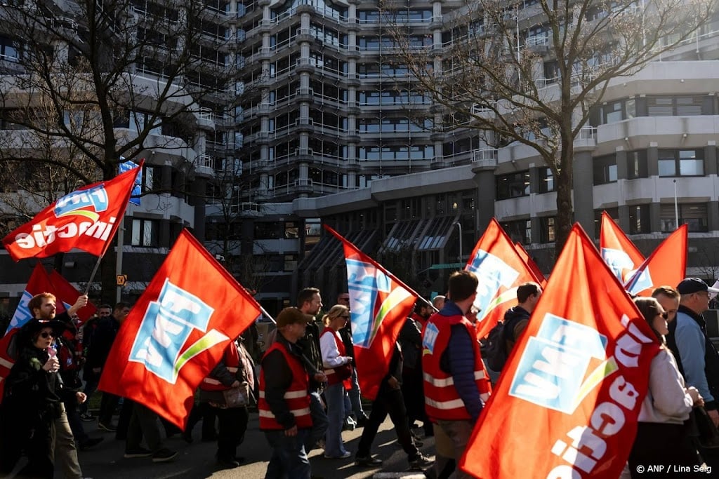 Nieuwe staking rijksambtenaren, bijeenkomsten door hele land