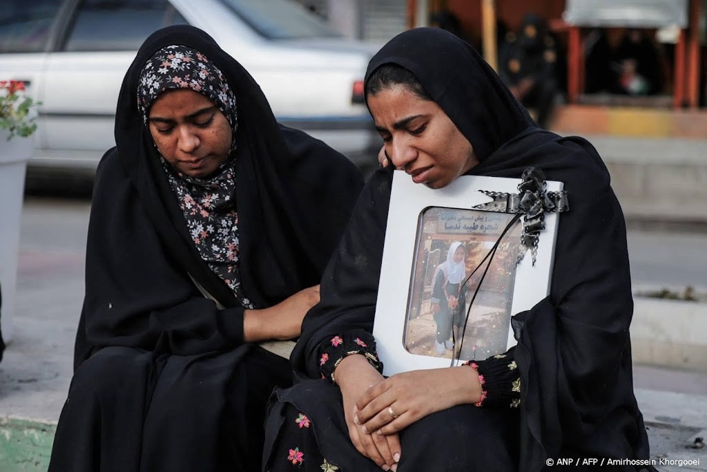 VN beginnen onderzoek naar dodelijke aanval op meisjesschool Iran