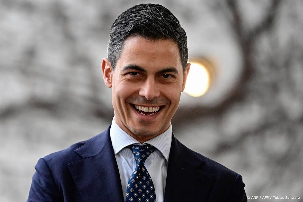 Jetten heeft telefonisch kennisgemaakt met president van Suriname