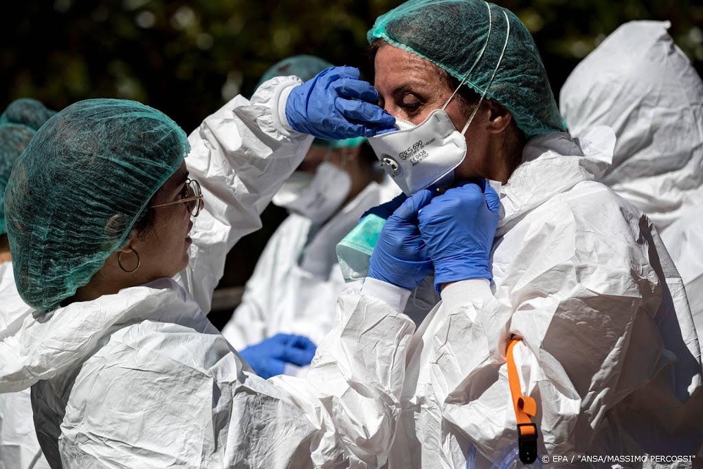 Bijna 17.000 zorgmedewerkers in Italië besmet met coronavirus