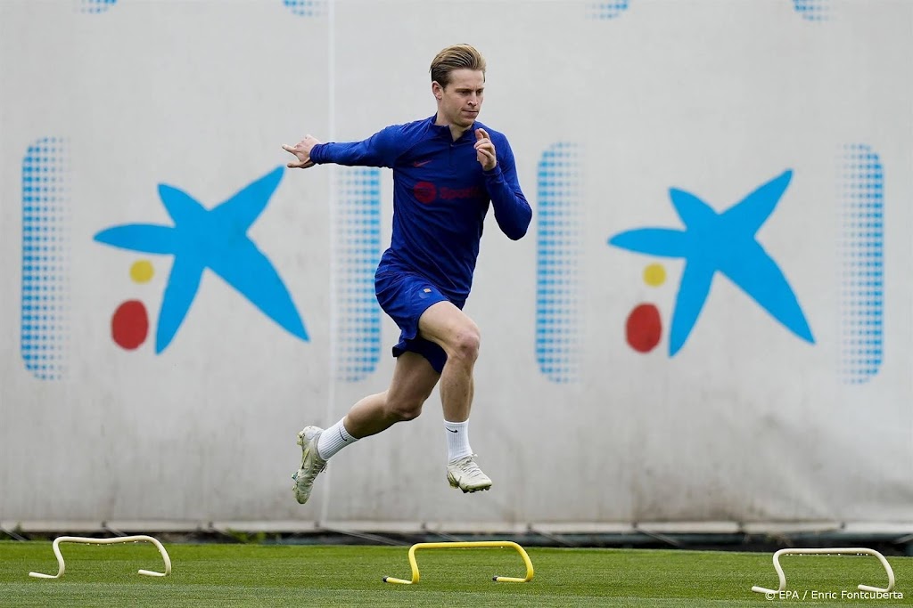 Frenkie de Jong hervat groepstraining bij FC Barcelona