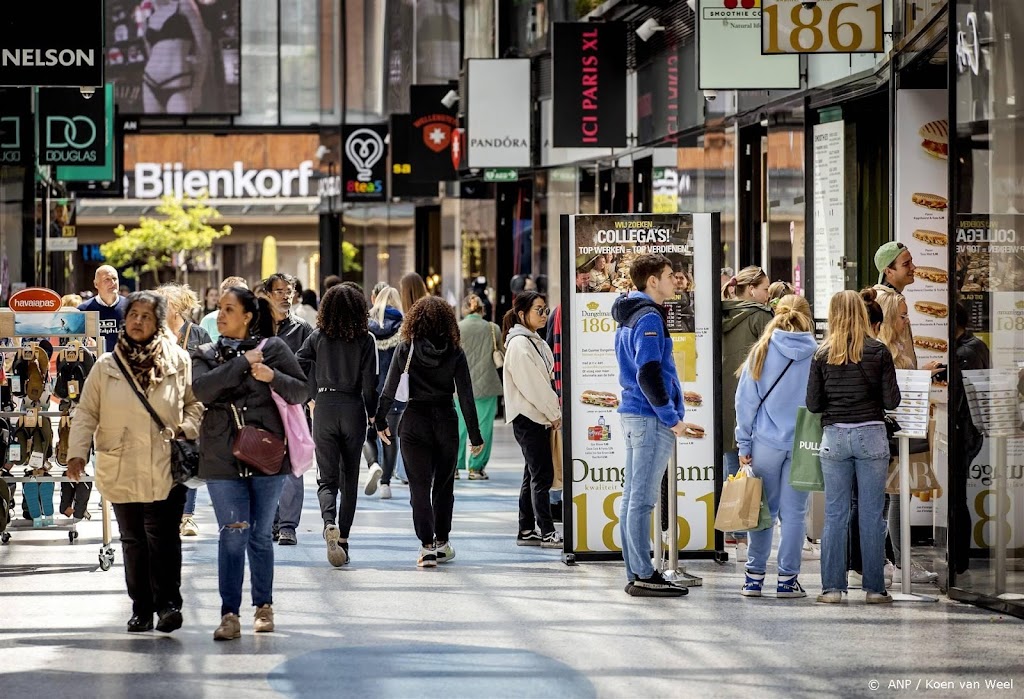 Creditcardbedrijf: Nederlanders geven meer uit aan vermaak