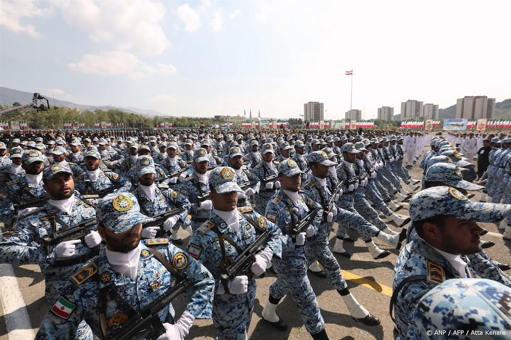 Iran toont militaire macht, Israël zint op wraak