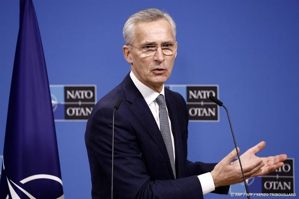 NAVO-chef roept om eigen wapenvoorraad aan Oekraïne te leveren