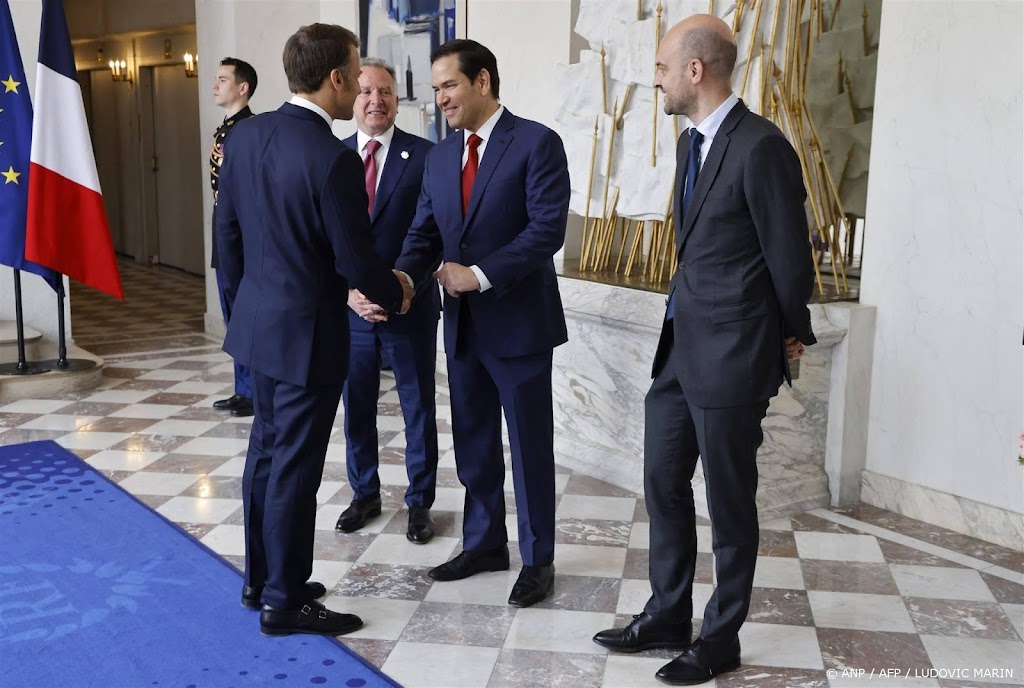 Macron spreekt Amerikaanse gezanten na telefoontje met Zelensky