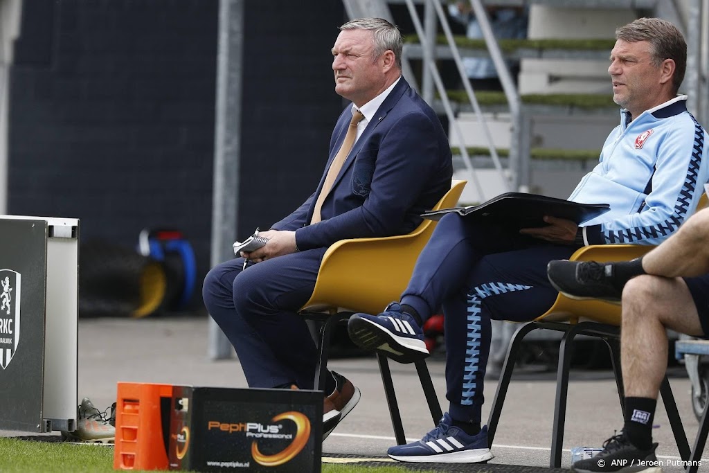 Trainer Jans moet bij FC Twente verder zonder assistent Ulderink