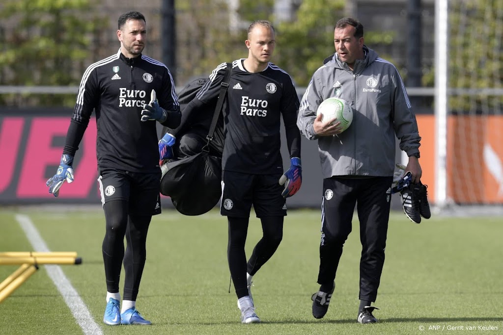 Keeperstrainer Benlahsen blijft Feyenoord trouw 