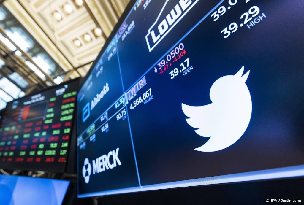 Meerdere leidinggevenden Twitter weg om onzekerheid overname