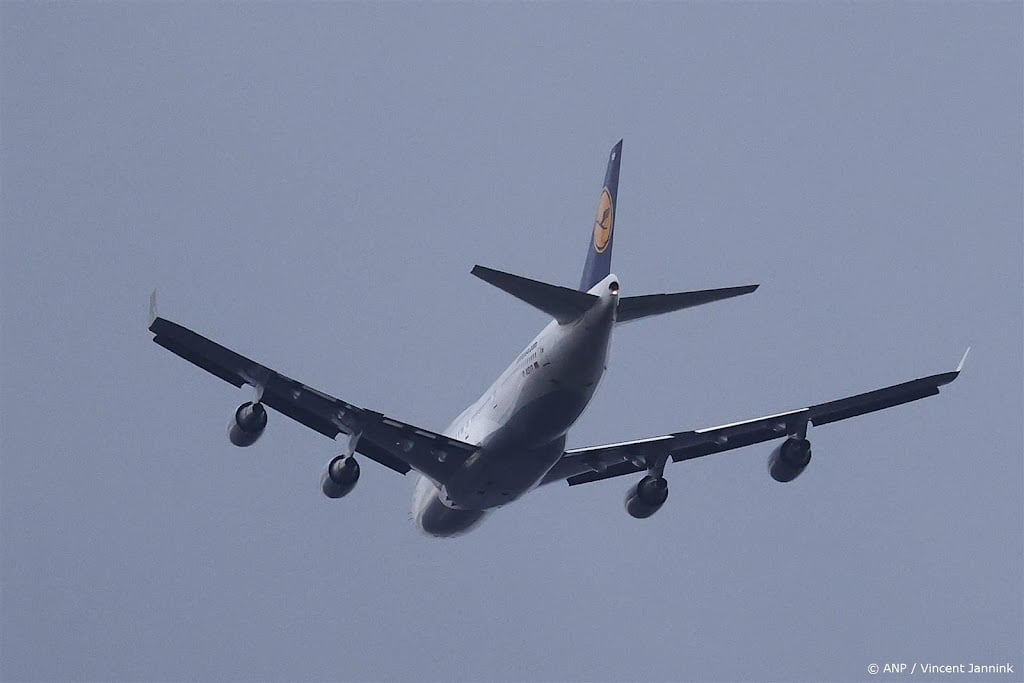 Lufthansa-toestel vliegt tien minuten zonder controle piloot