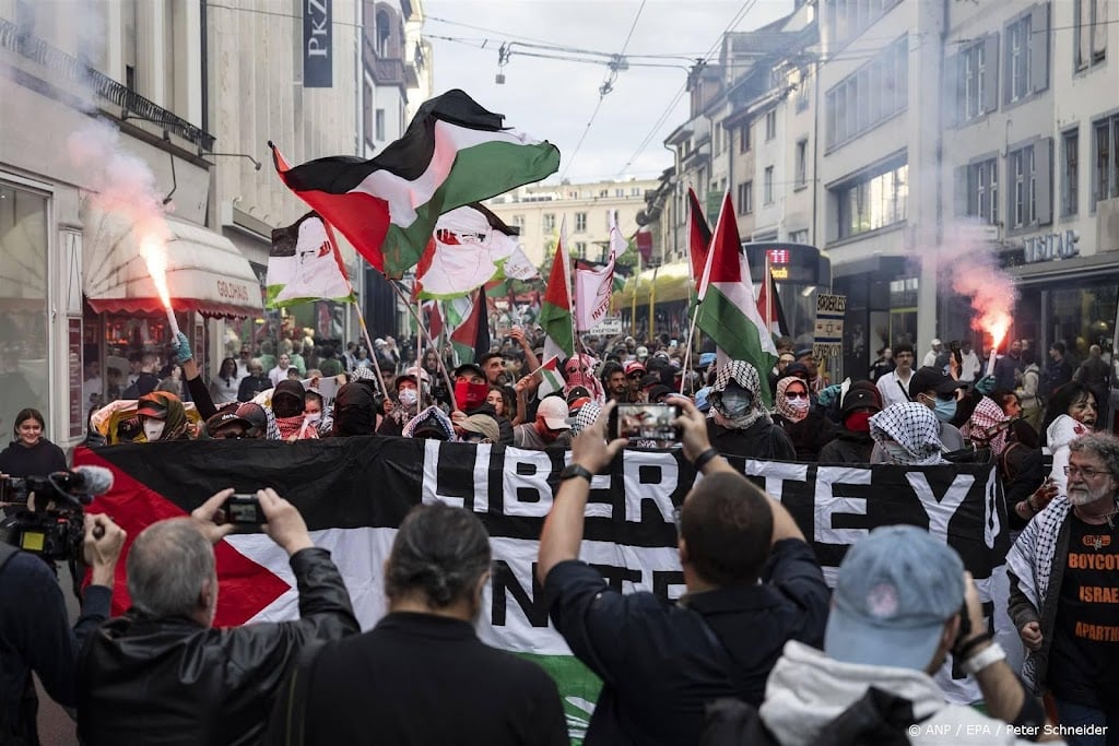 Honderden pro-Palestijnse betogers in Basel voor songfestival