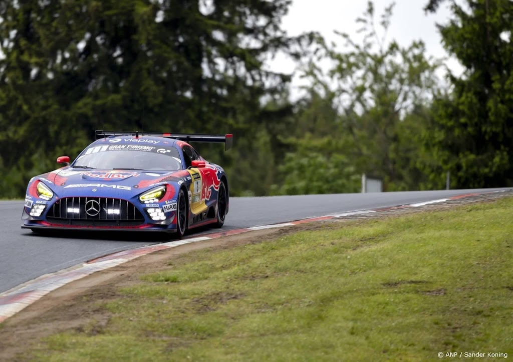 Verstappen sluit 24 uur van Nürburgring na pech af op 38e plaats