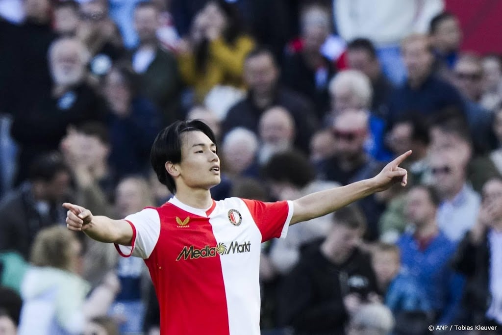 Feyenoorder Ueda volgt Steijn op als topscorer Eredivisie