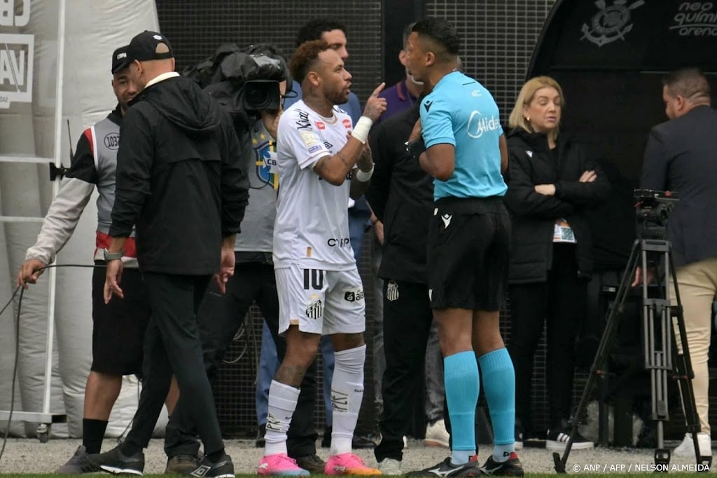 Neymar bij Santos gewisseld door fout vierde official
