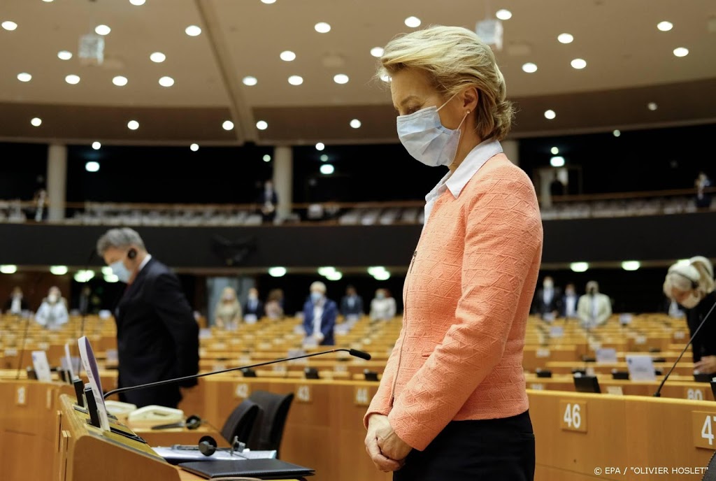 EU-parlement minuut stil voor slachtoffers racisme