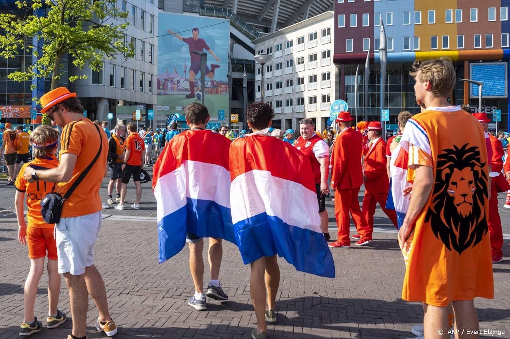 Hitte zorgt bij tweede EK-duel Oranje niet voor problemen
