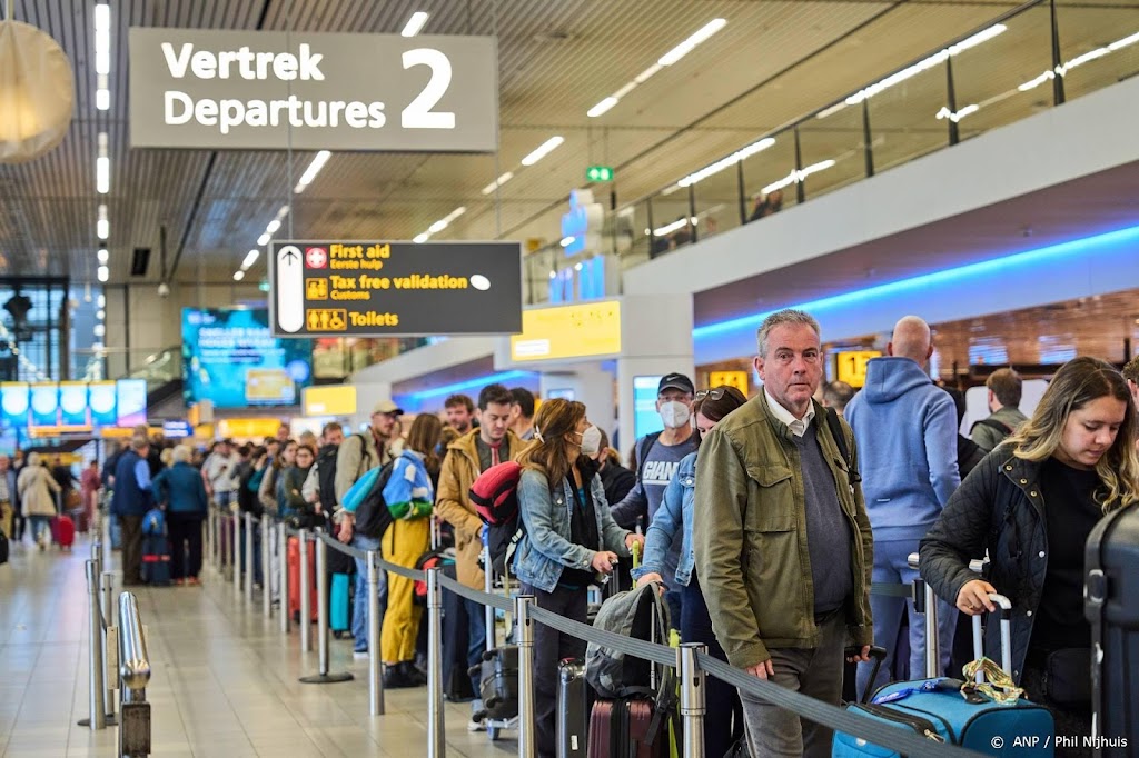 Schiphol vervoerde ondanks problemen 5,2 miljoen reizigers in mei