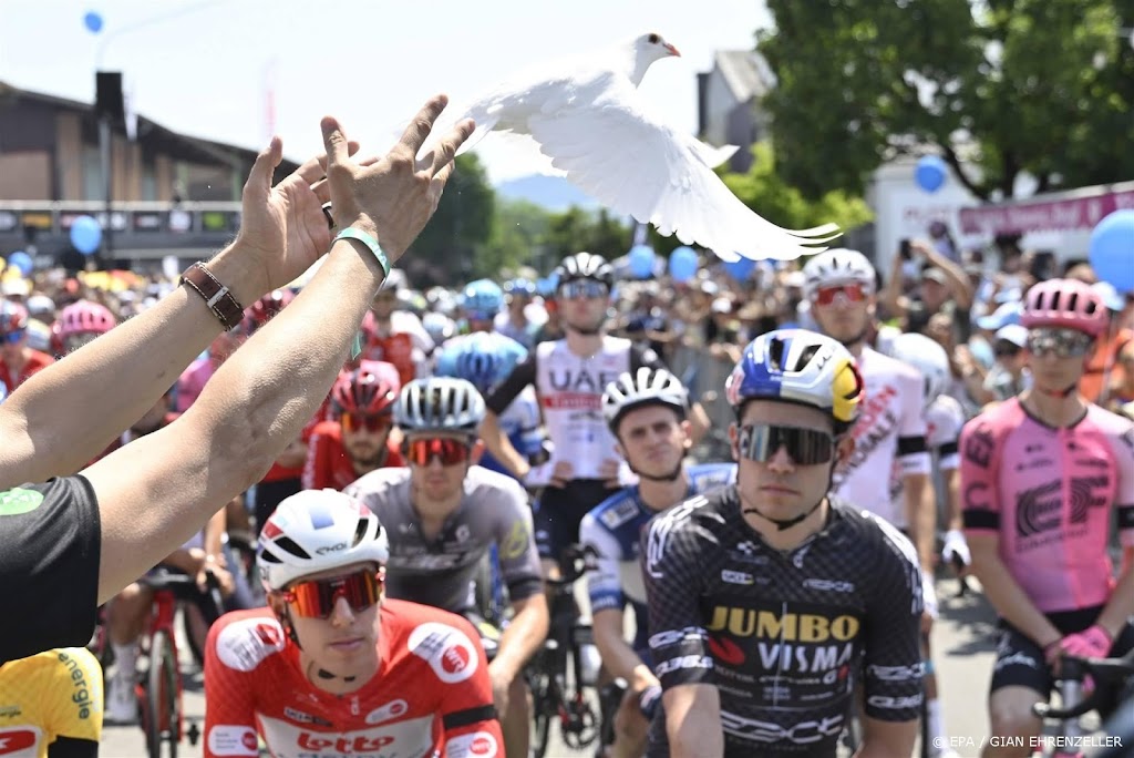 Ronde van Zwitserland van start met minuut stilte voor Mäder