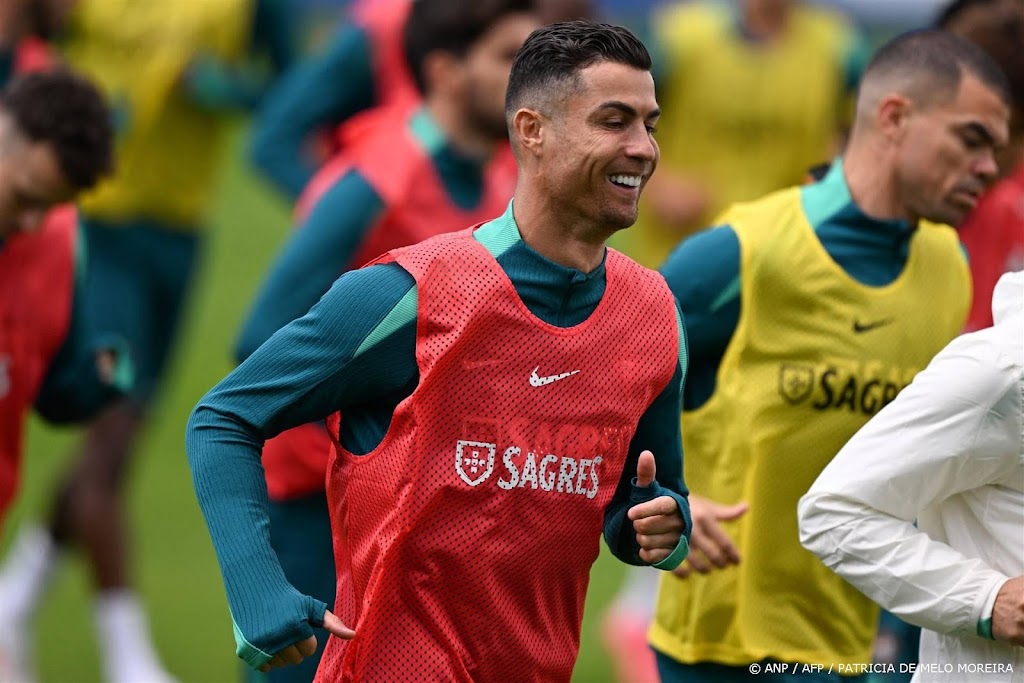 Ronaldo begint met 'tinteling in buik' aan zesde EK voetbal