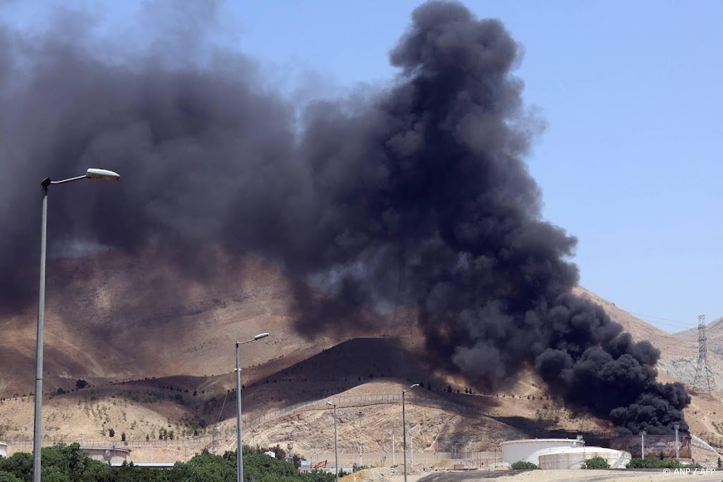 Zware explosies in Teheran, Israël kondigt nieuwe aanvallen aan