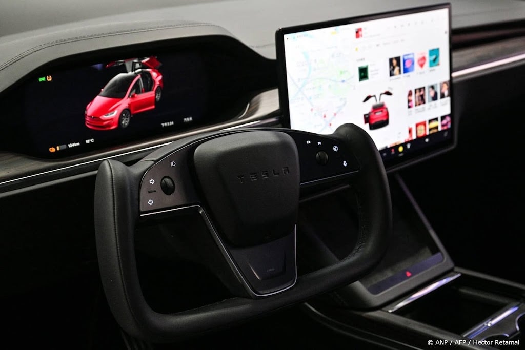 RDW: niet misleid door Tesla, zelfrijdende auto's zelf getest