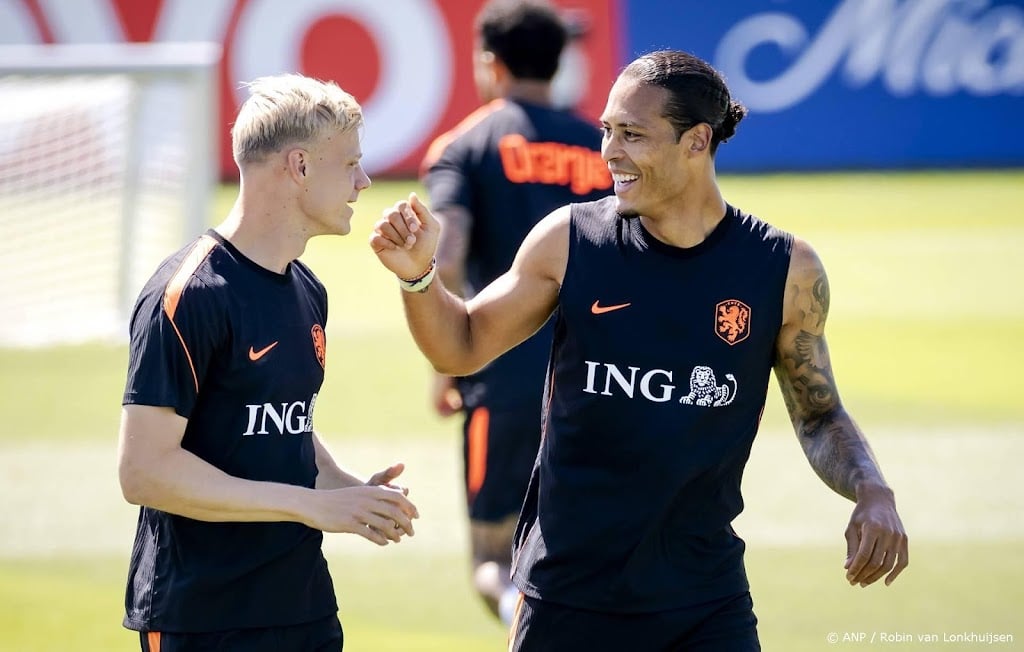 Oranje traint met fitte selectie voor tweede WK-duel met Zweden