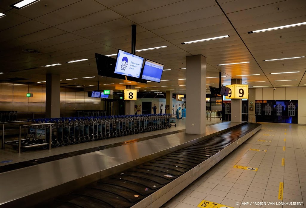 Passagiers met corona op 38 aankomende vluchten op Schiphol