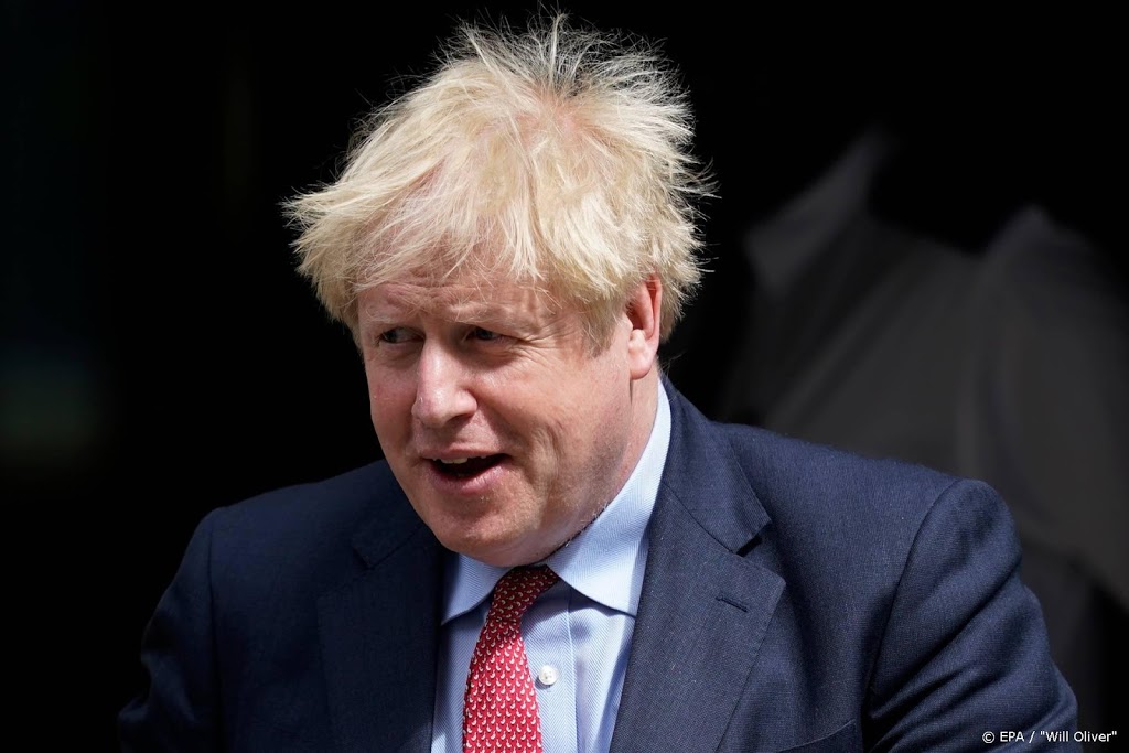 Britse premier: afstand houden zeker nog tot november