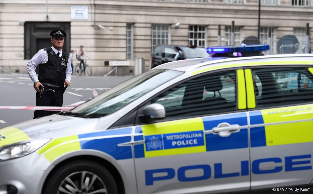 Politie Londen schorst agent die knielde op zwarte verdachte
