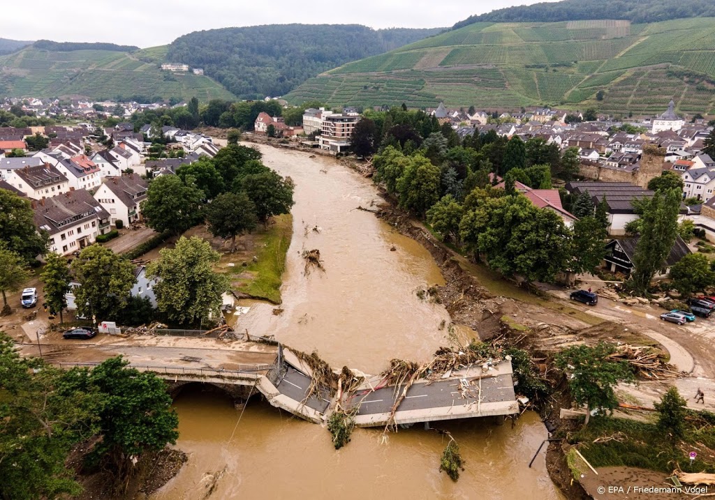 Dodental door noodweer in westen Europa loopt op