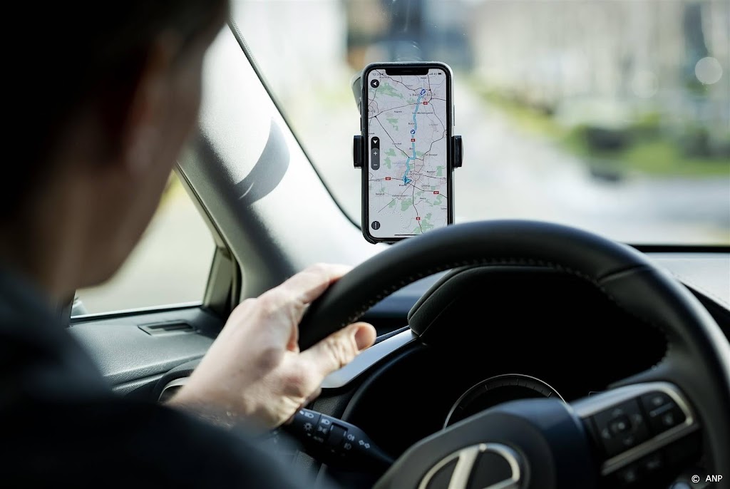 TomTom profiteert van toegenomen autoverkoop