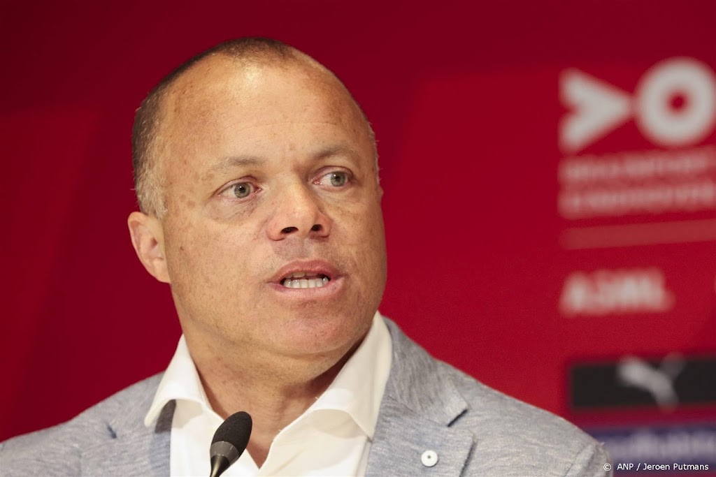 PSV-directeur Stewart in Oostenrijk geopereerd aan blindedarm