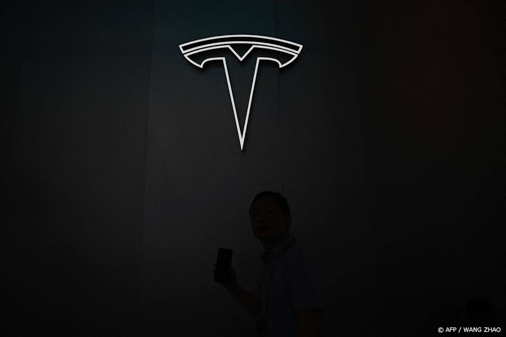 Tesla-directeuren schikken in ​rechtszaak om te hoge vergoedingen