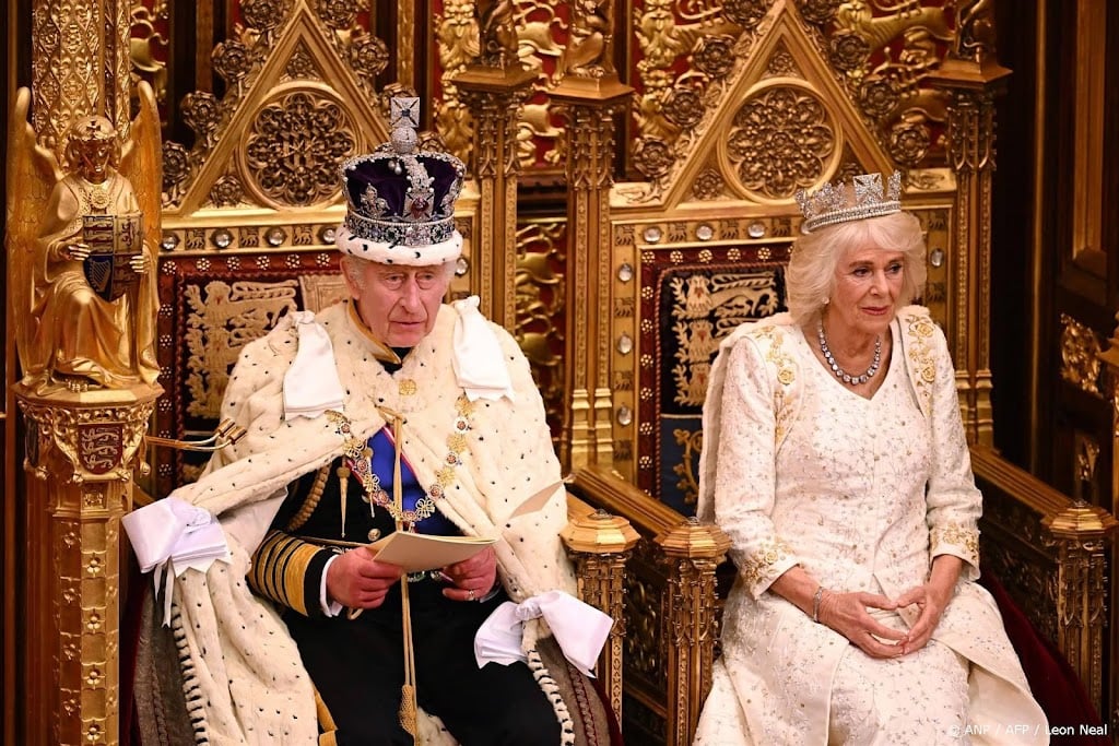 Britse koning Charles leest troonrede met beleid Starmer voor